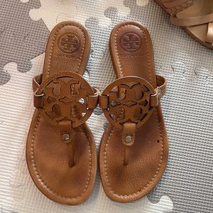 Tory 37.5 sandal beige used authentic